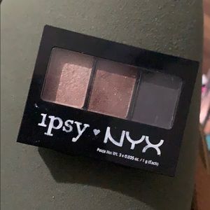 Ipsy NYX 3 colour shadow palette